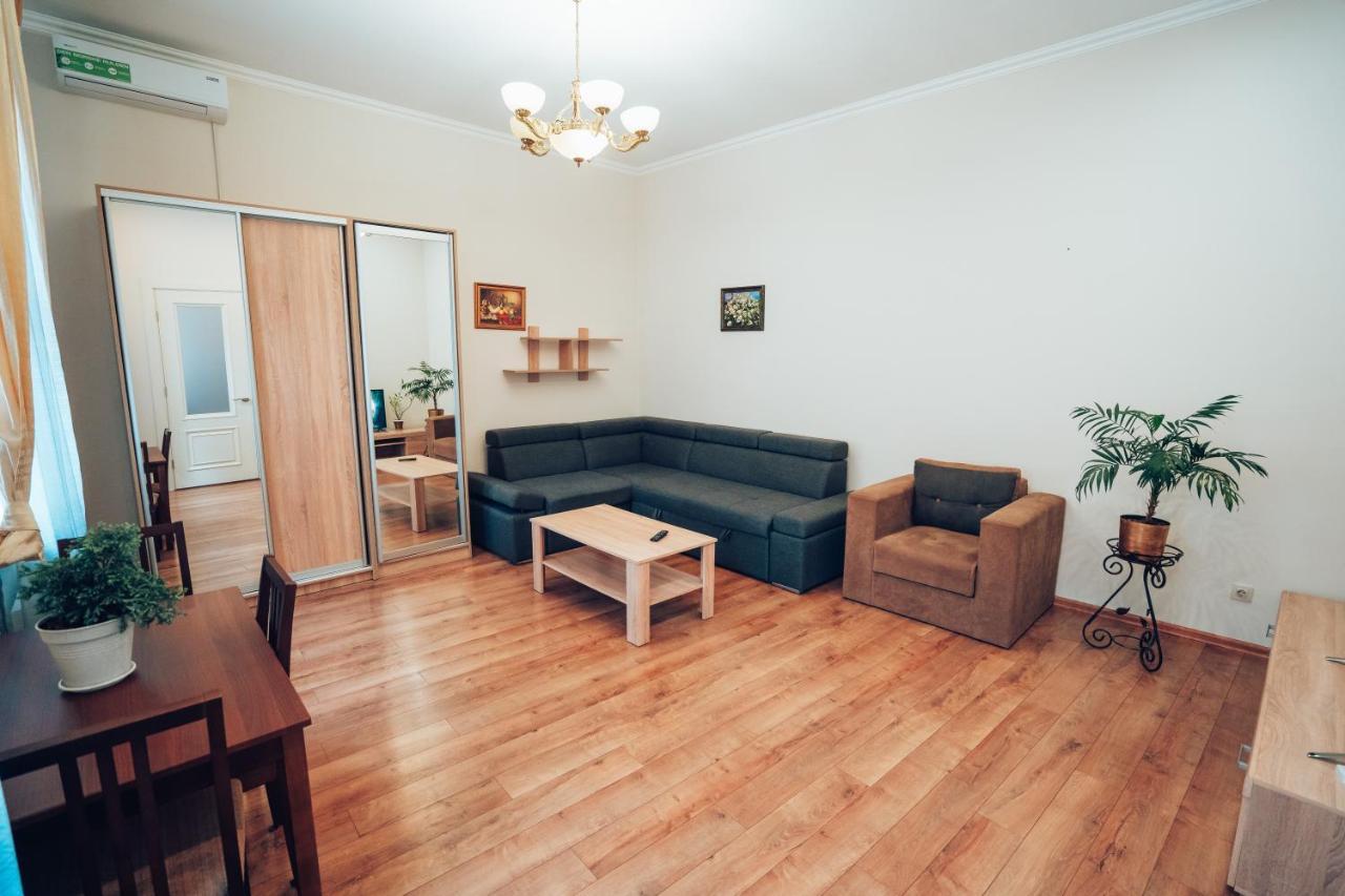 Wonderful Flat On City Center Uzhhorod Εξωτερικό φωτογραφία